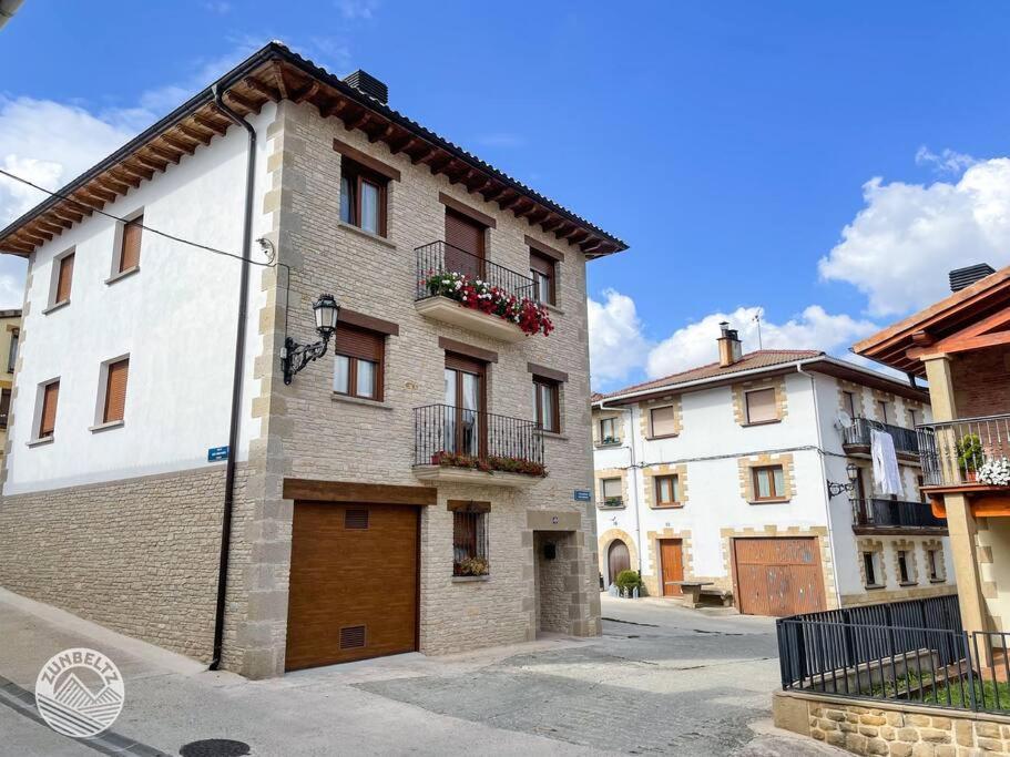 Casa Zunbeltz De 3 Habitaciones En Plena Montana Lezáun Extérieur photo